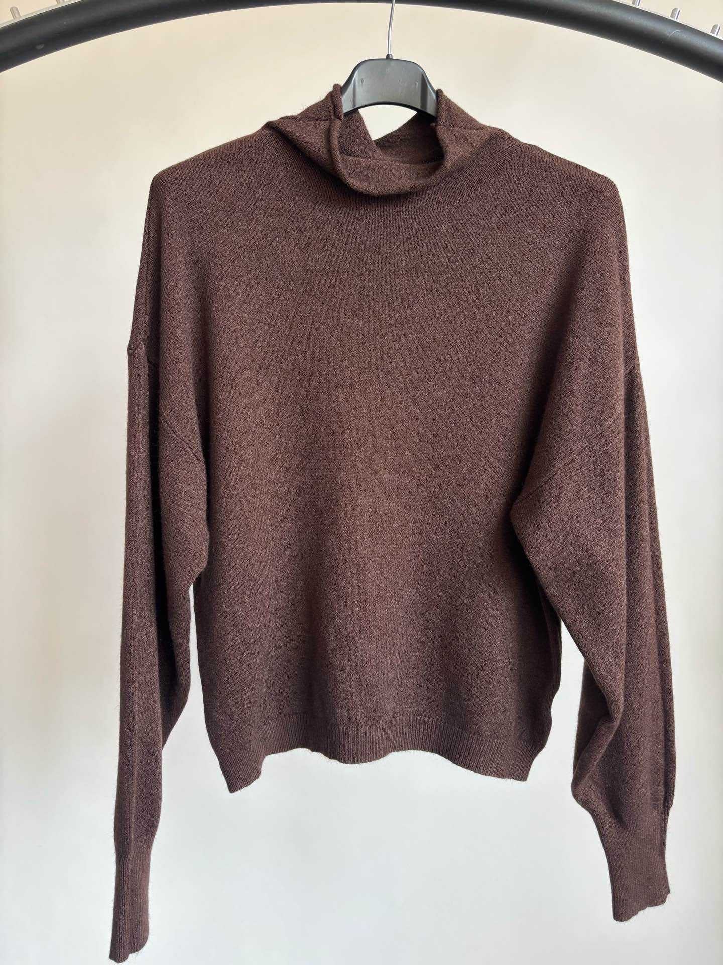 Dutch Atelier Cato Rollkragen Pullover in Braun Produktbild