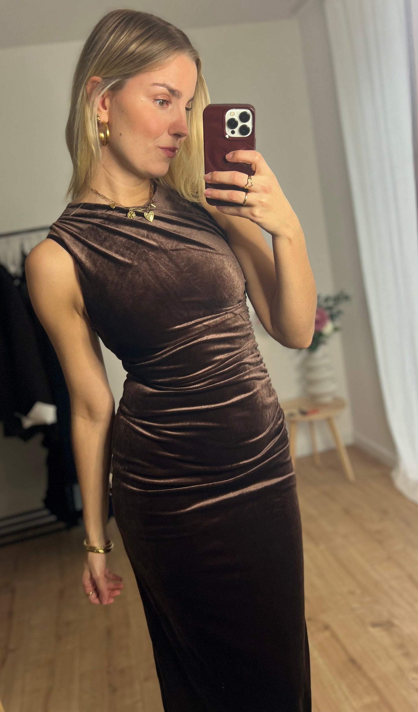 Tess Maxikleid aus Samt in Schokobraun