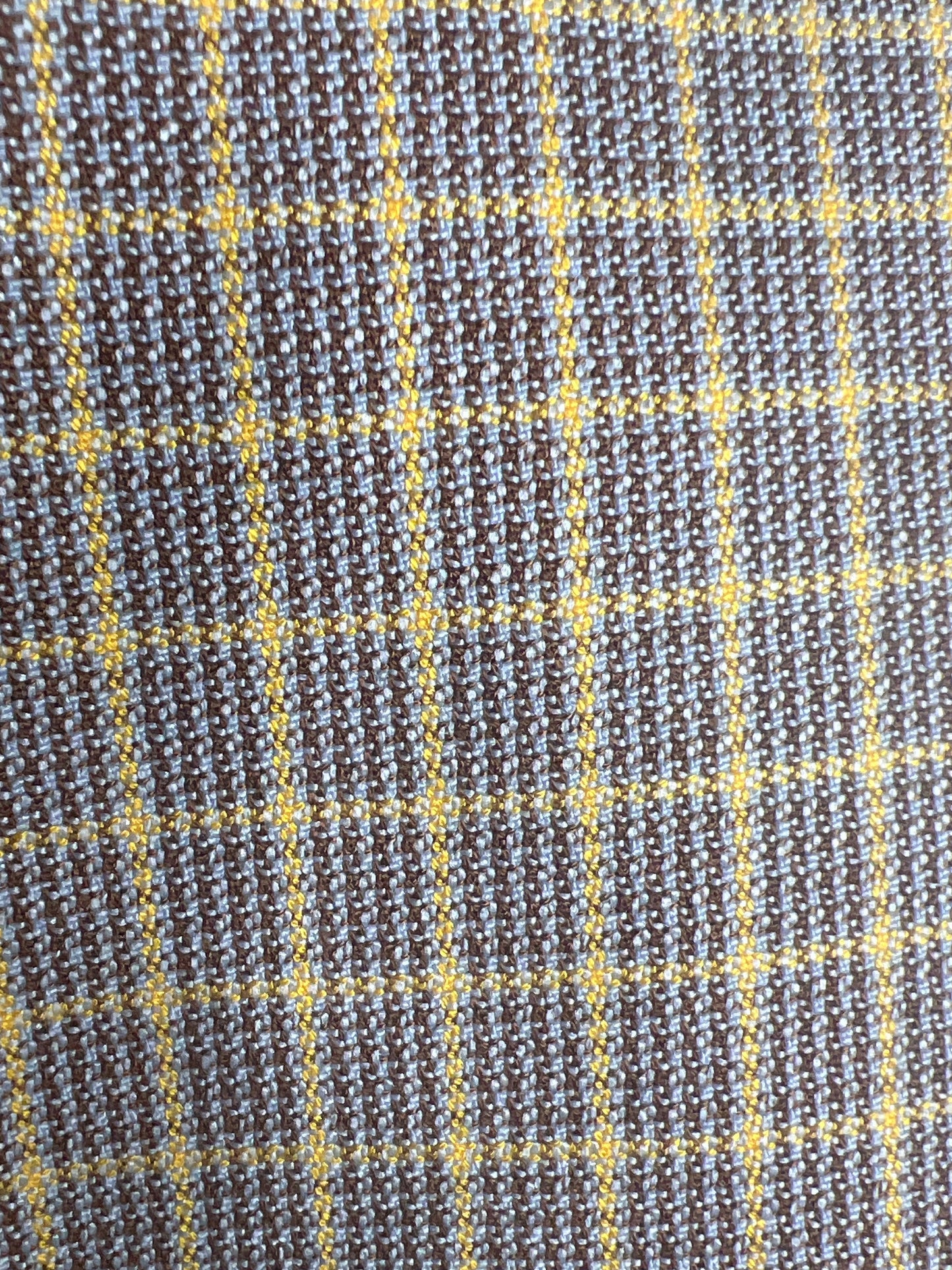 Braun, gelbe und graue Streifen im Karomuster 