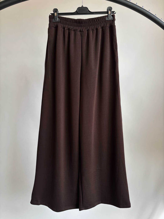 Hose Yil in Schokoladenbraun von Dutch Atelier, Onesize mit elastischem Bund, Produktbild