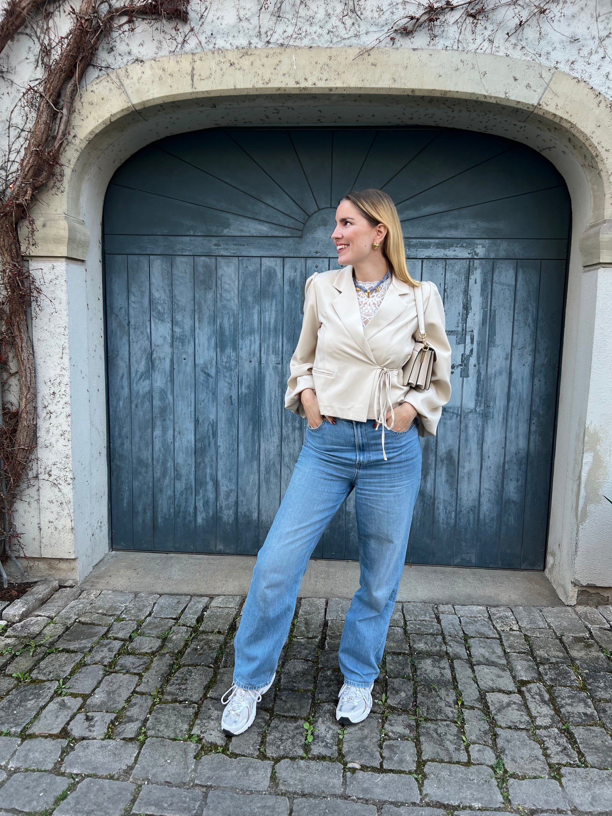 Dutch Atelier Bovie Blazer, in Beige, Modelbild