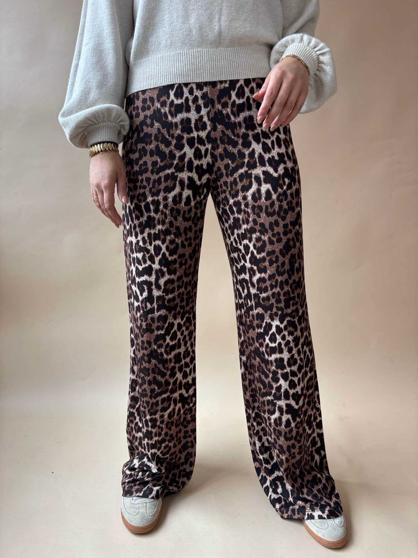 Dutch Atelier Leo Hose Pip Model Bild