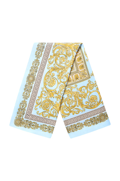 Hellblaues Halstuch Nova von Dutch Atelier in Gesamtansicht als stilvolles Damen Accessoire